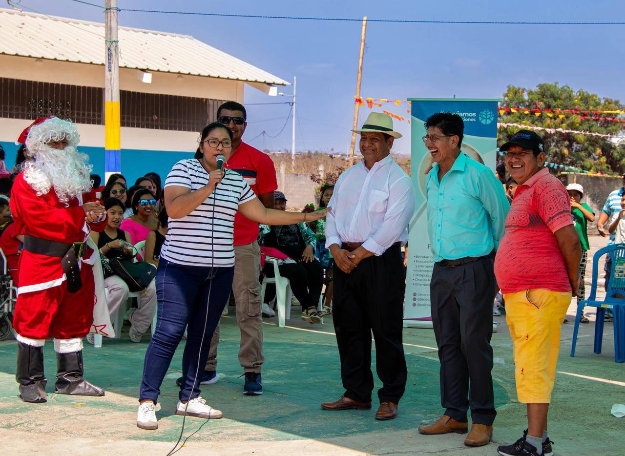 Charla al aire libre con la comunidad